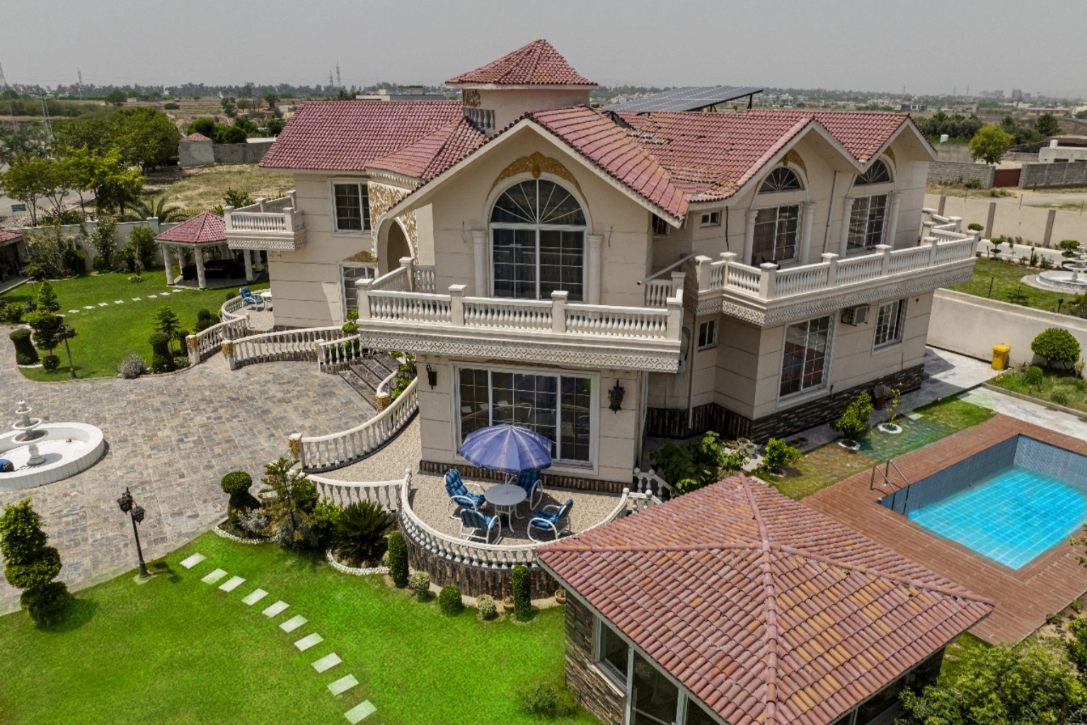 High-Fashion Photoshoot Ideas Inspired by 2026 Runway Trends